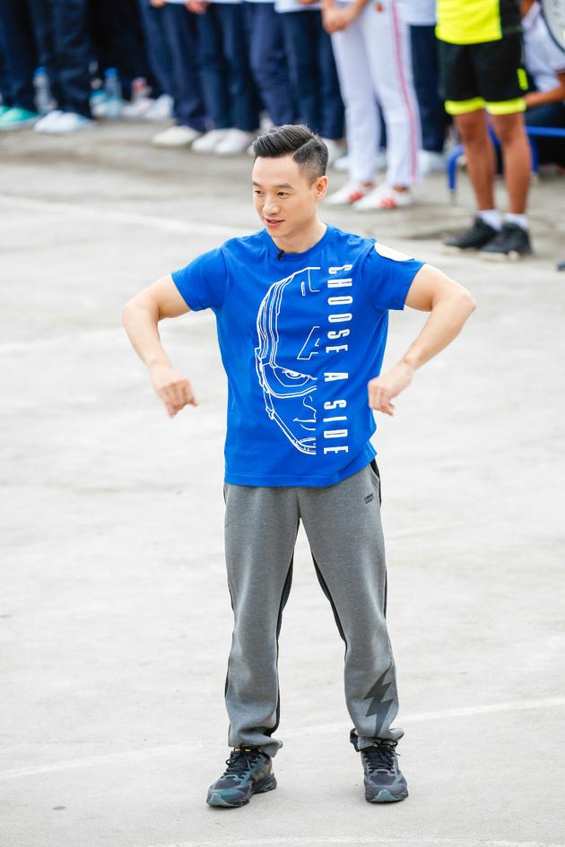 《我们》杨威鲍春来助阵 不惧魔鬼接力赛