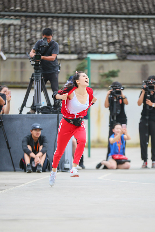 谢娜篮球赛现绝杀