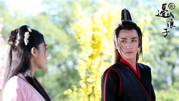 朱一龙、张馨予