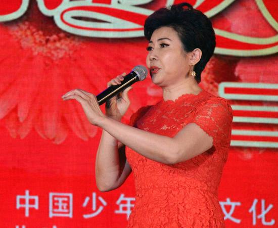 少年儿童文化艺术基金会会长阚丽君