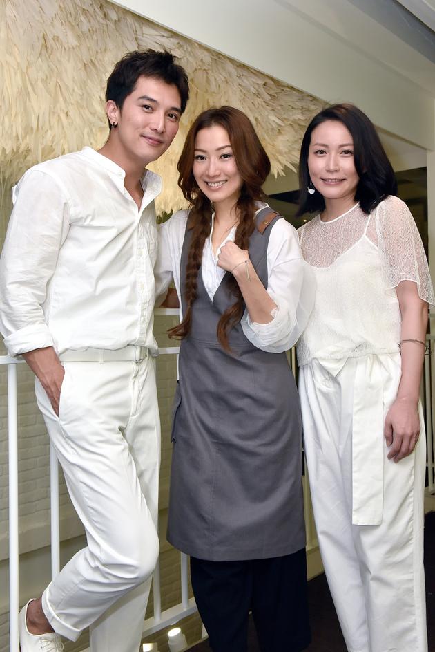 郑秀文在MV拍摄现场