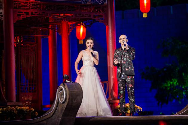 平安与陈思思首度合作