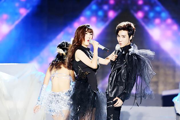 小爱的妈、贰婶