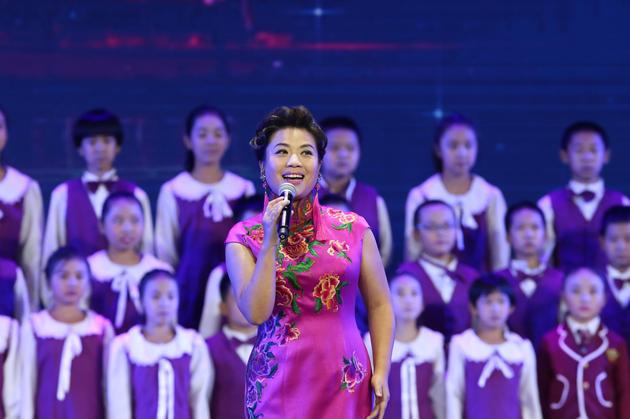 张也演唱《月上紫禁城》
