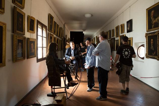 朗·霍华德导演《但丁密码》片场讲戏中