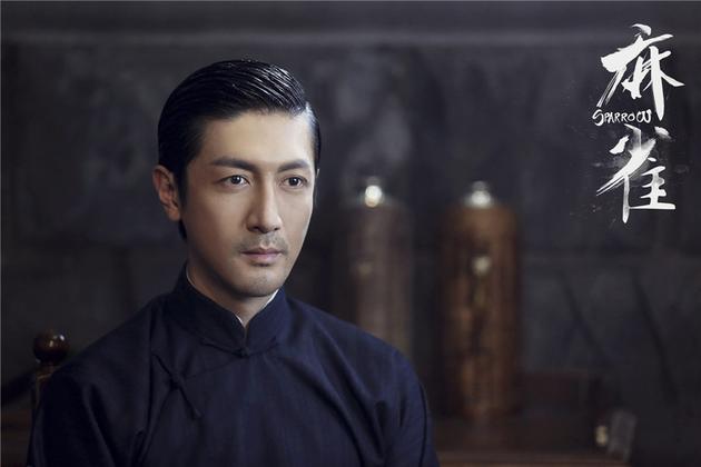 《麻雀》身着长衫的张鲁一