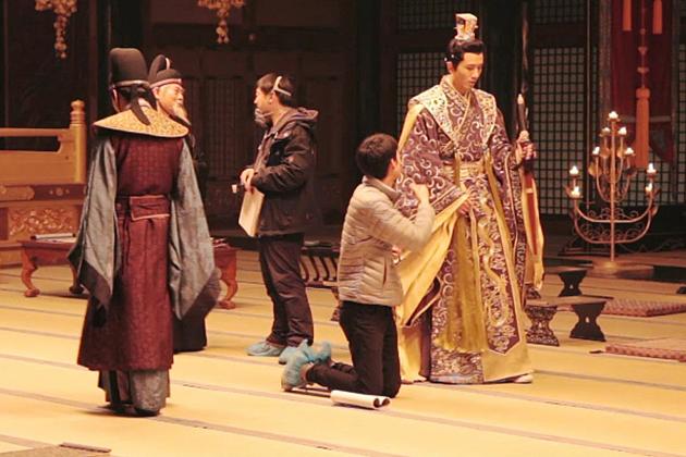 彭冠英尽显霸气威武