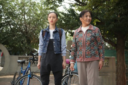 《安居》央视热播 邓欣清纯扮杀马特