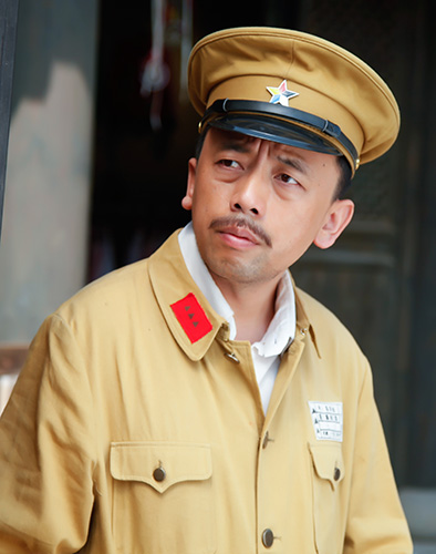 中,演员宋庆在剧中饰演了一位沉默寡言而又身怀绝技的神枪手刘老蔫,他