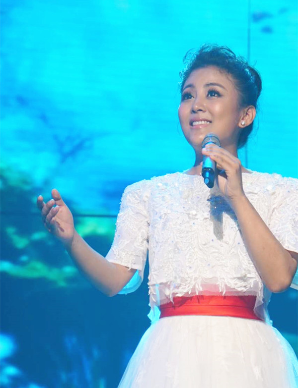 阿鲁阿卓央视献唱《家园》 迎国庆送祝福