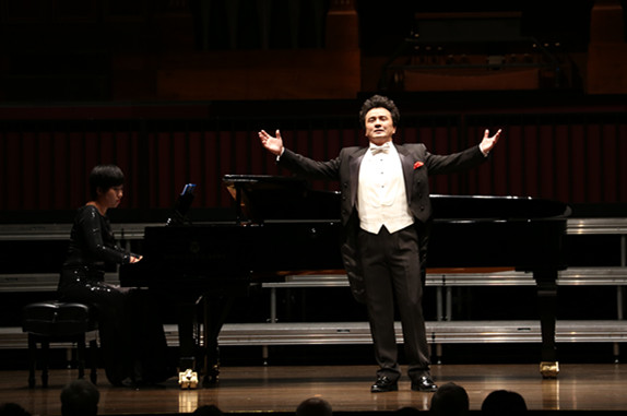 张天甫国庆放歌新加坡