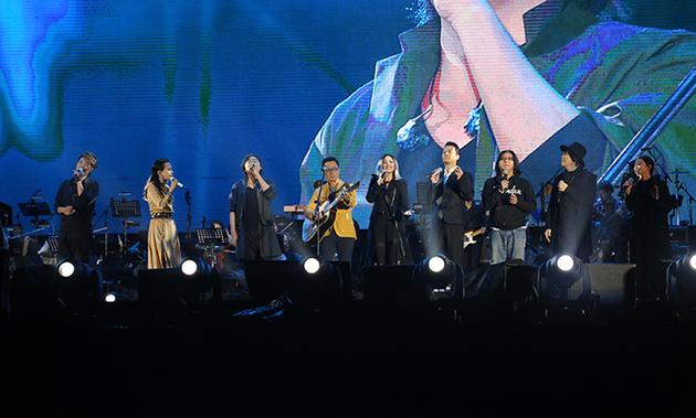 集体合唱《明天会更好》