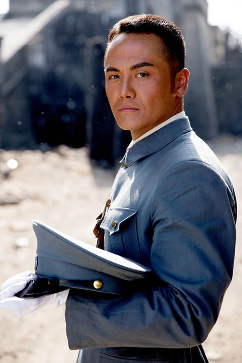 姬他红旗漫卷西风化身傲骨硬汉