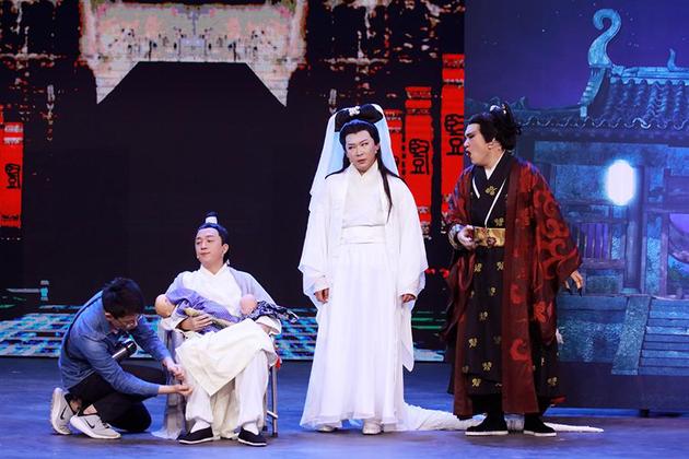 潘粤明讽刺娱乐圈