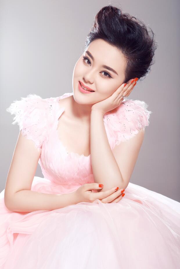 徐晶晶动情献声赖声川首部儿童剧《蓝马》