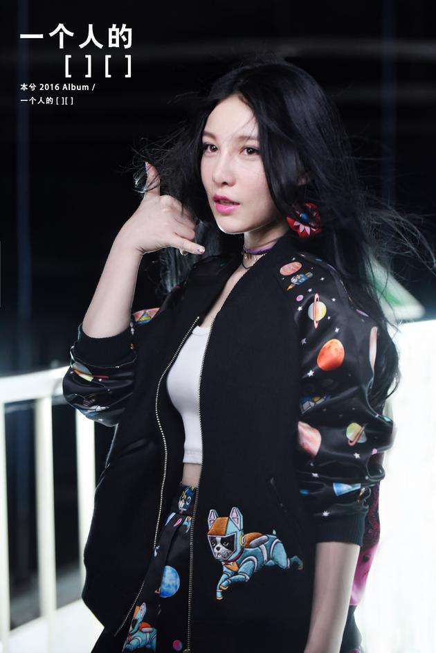 本兮翻篇挑战lingling舞