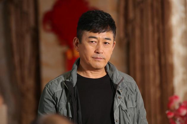 张家旗为组员奔走