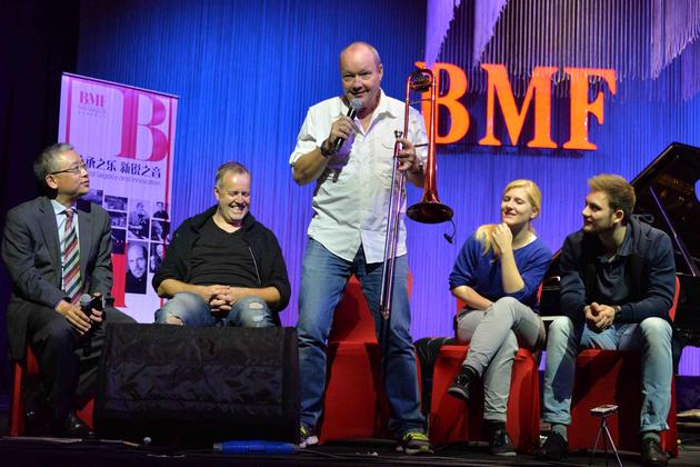 兰德格林介绍他的红号