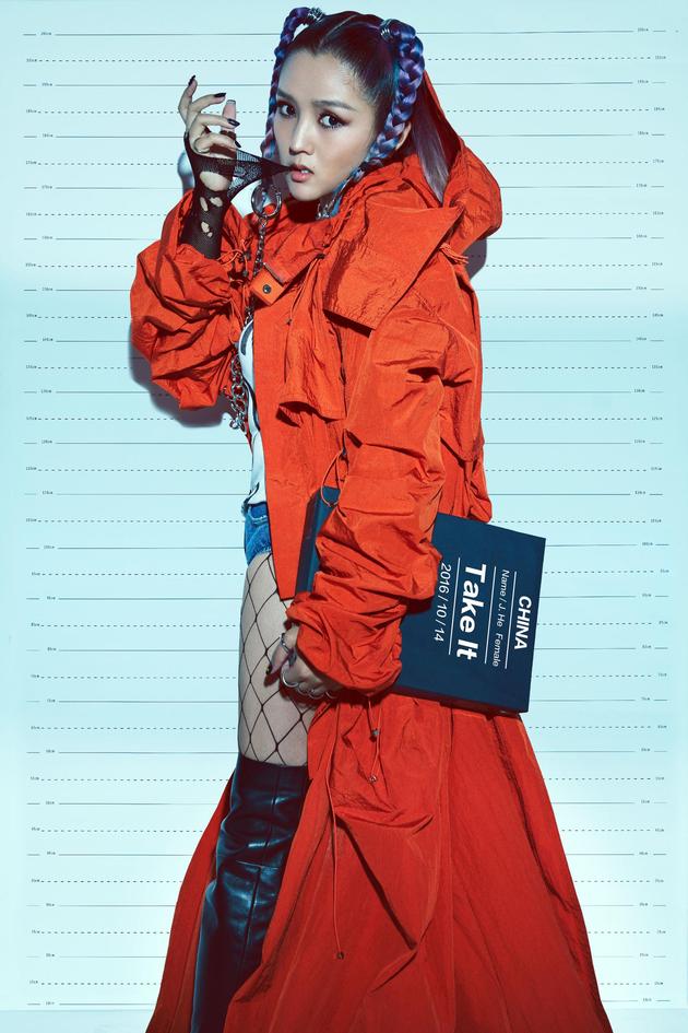 何洁新曲《Take It》释放能量