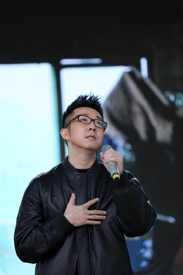 孙伯纶任公益形象大使 现场首唱《匠人》
