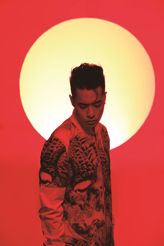 周汤豪携《REAL》回归