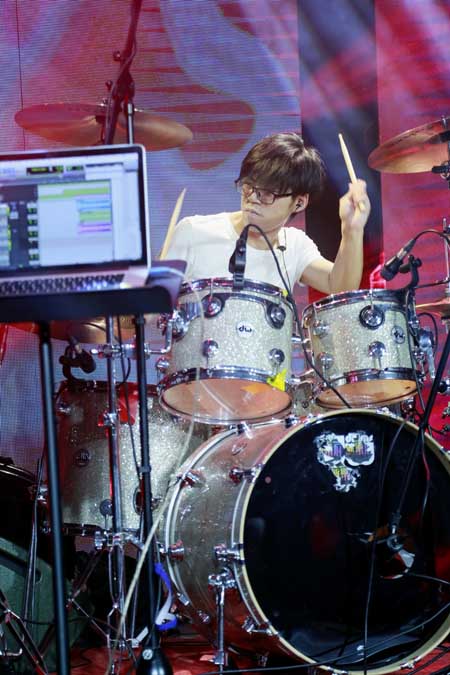 Mr.S乐团鼓手志东