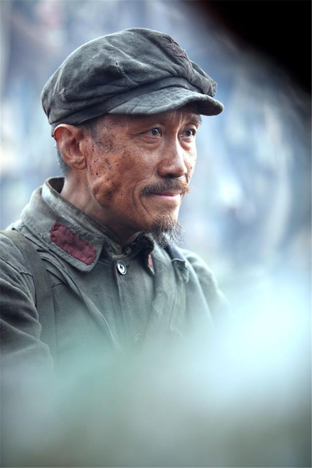 绝命后卫师马仑演绎小人物的长征