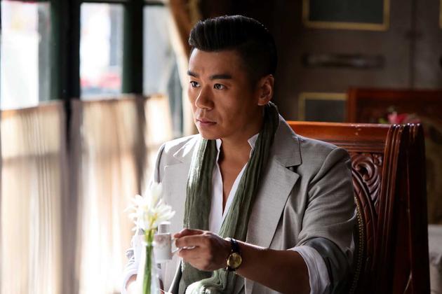 《伏击》开播 徐佳感情线颇为丰富