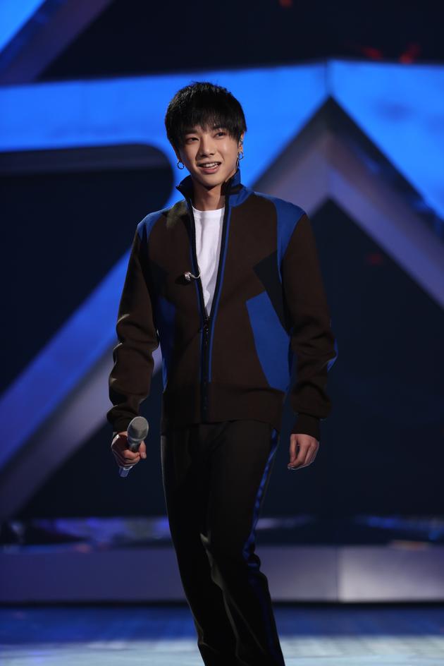 华晨宇《天籁之战》现场