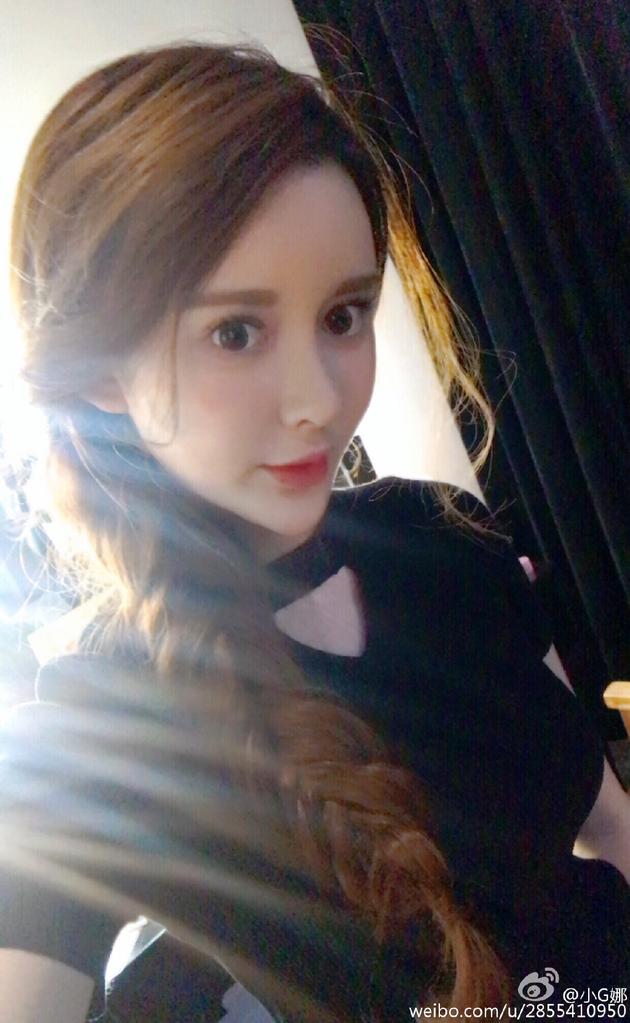 小g娜近照新浪娱乐讯 10月30日晚,小g娜在微博晒出一张北京夜景图,称