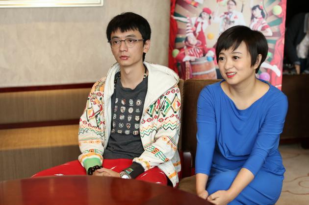 《驴得水》导演周申(左),刘露