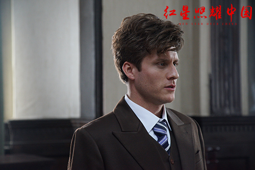 远明饰埃德加斯诺