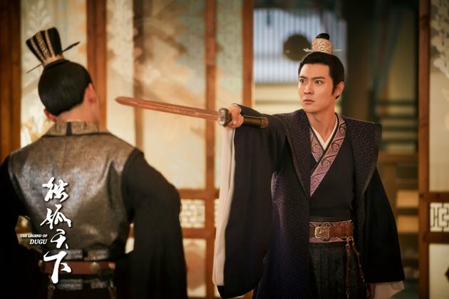 在横店影视城首度开放媒体探班,在剧中饰演隋朝开国君王杨坚的张丹峰