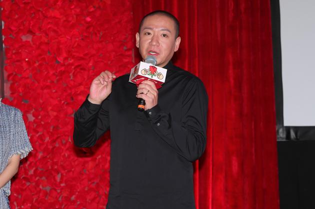 梁龙在发布会现场