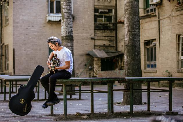 王梵瑞《鼓楼先生》MV首发