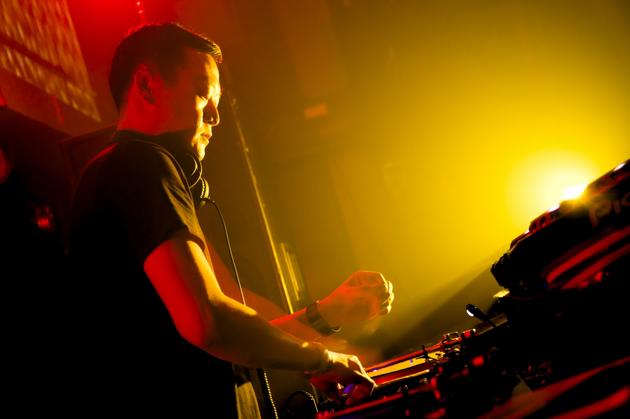 Mickey Zhang创作新版《舞悟》