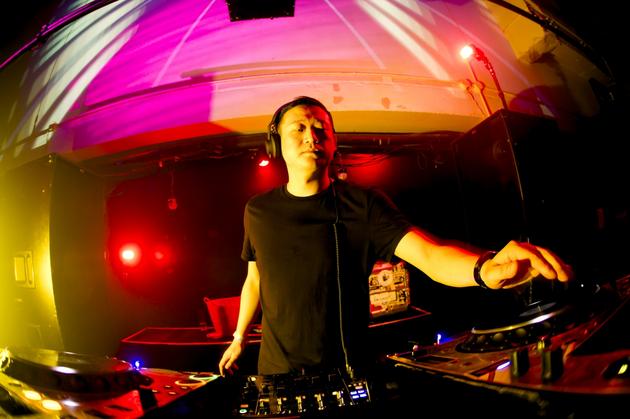 Mickey Zhang合作创作remix版的《舞悟》