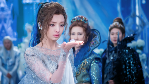 《幻城》收官 麦迪娜诠释一眼万年