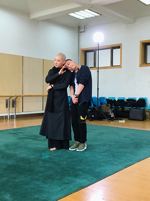 戴荃合作裘继戎演绎江湖豪情