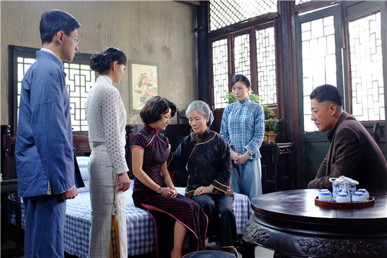 演员于震[微博]执导并主演,汇聚了陈紫函[微博],尹铸胜,辛月,魏春光