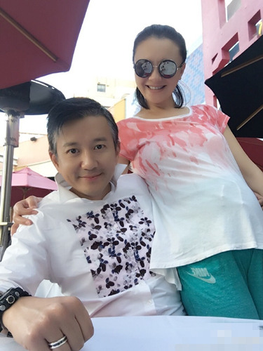 怀的男胎?蔡远航为爱妻孙茜自制柠檬水