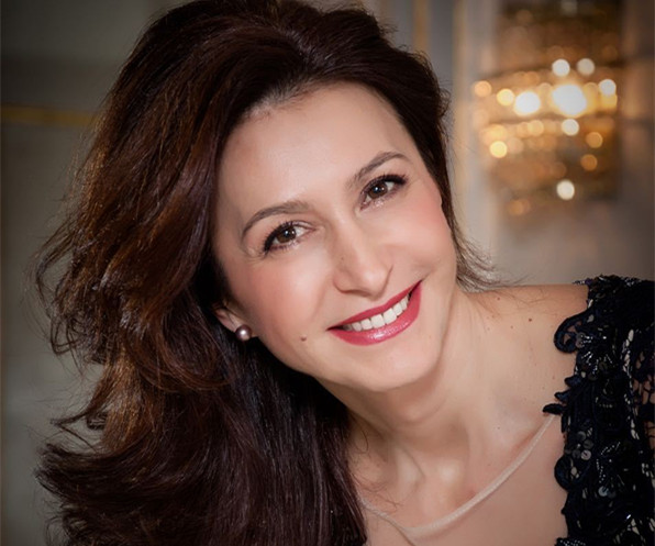 塞尔维亚女高音歌唱家德拉加娜.拉达科维奇