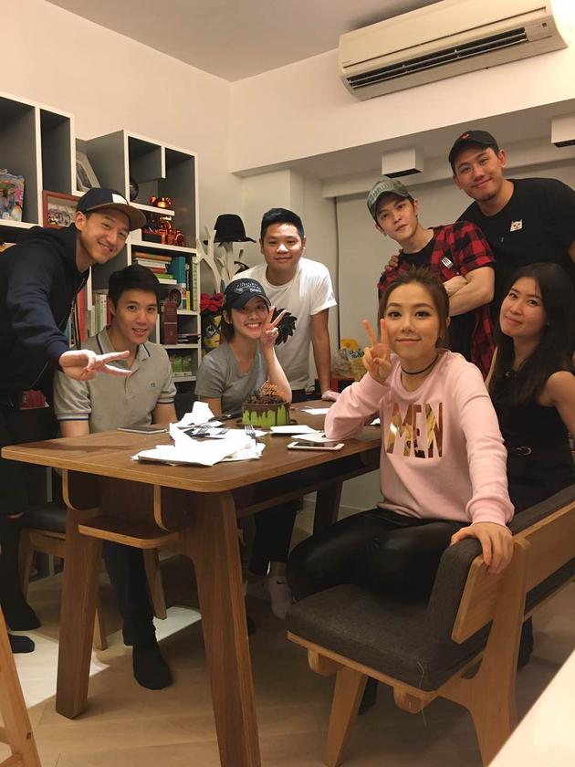 邓紫棋化身厨娘挑战假人游戏 