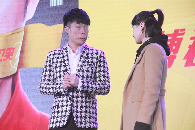 陈赫表情搞怪逗李媛