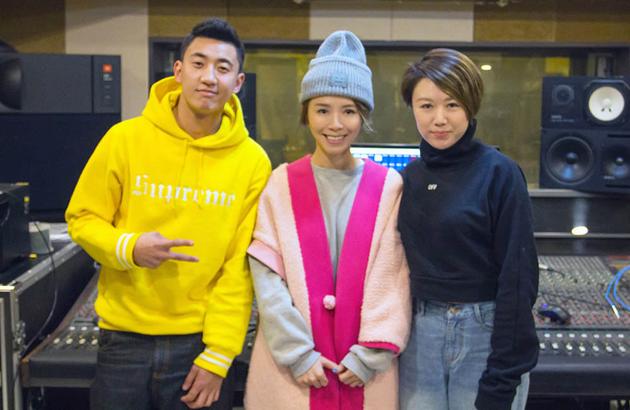 黄雅莉录制新曲