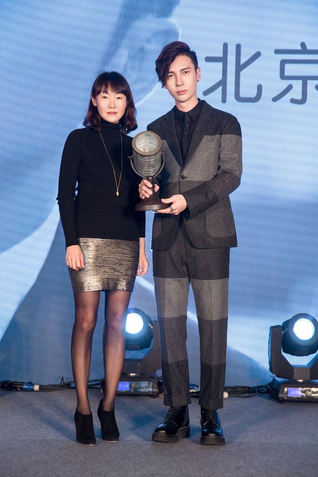 陈势安专辑变偏执控 称黄小琥"灭绝天后"