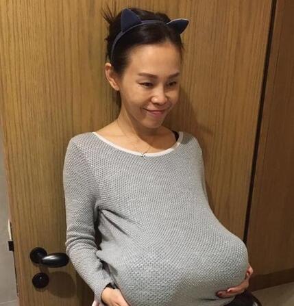 彭佳慧晒大肚照自曝"又怀双胞胎"