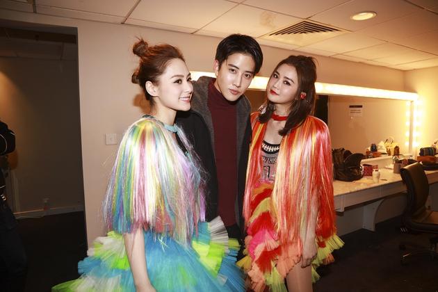 Twins与泰星Mike合影