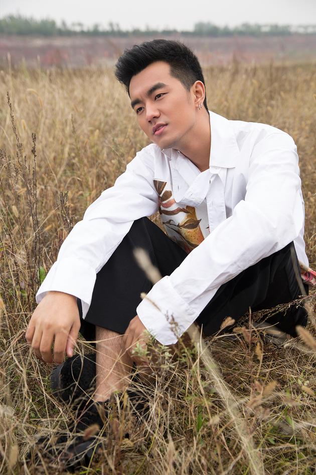 于湉《为何丢了你的梦呢》首发 反思生活