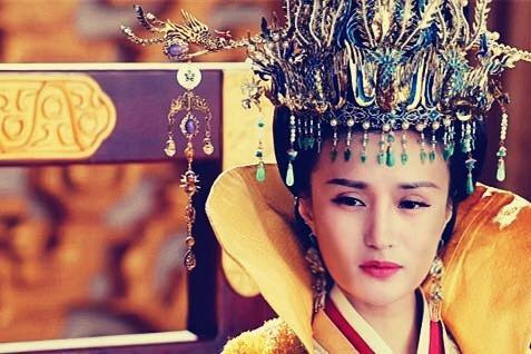 锦绣未央万美汐饰演皇后端庄大气
